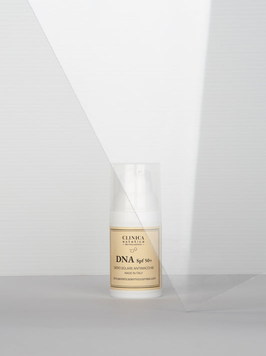 DNA SPF50+ Clinica – crema solare viso anti-macchie con acido ialuronico, vitamina E e squalane