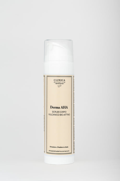 Derma AHA Clinica – scrub esfoliante corpo con acidi AHA, sabbia vulcanica e Arnica, per preparare la pelle al trattamento