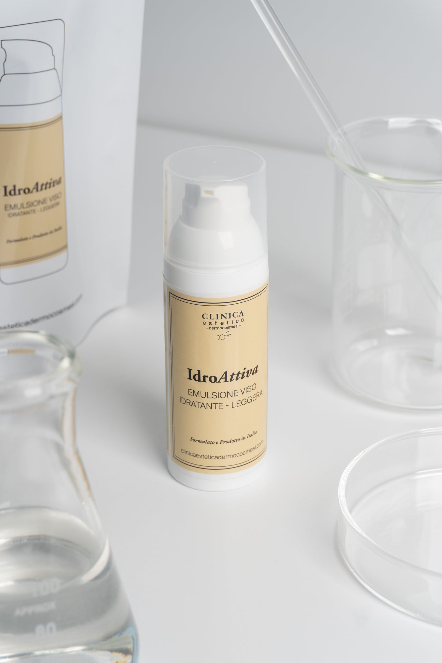 IdroAttiva  – emulsione viso idratante leggera per pelli normali e miste, con Centella Asiatica e Vitamina C